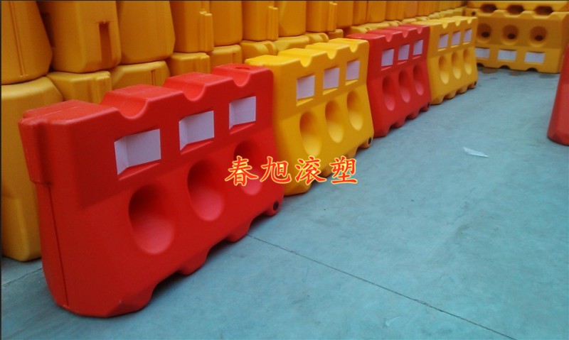 上海春旭滾塑模具塑料制品公路路障代加工